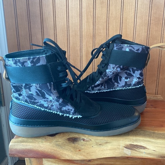 Clarks STAR WARS novelty print nature boots limited edition 9 combat Comic-Con - Picture 5 of 12